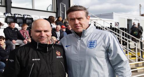 الطير المهاجر.. هلهول.. من "الهواية" بأندية بورسعيد.. لاحتراف التدريب في انجلترا